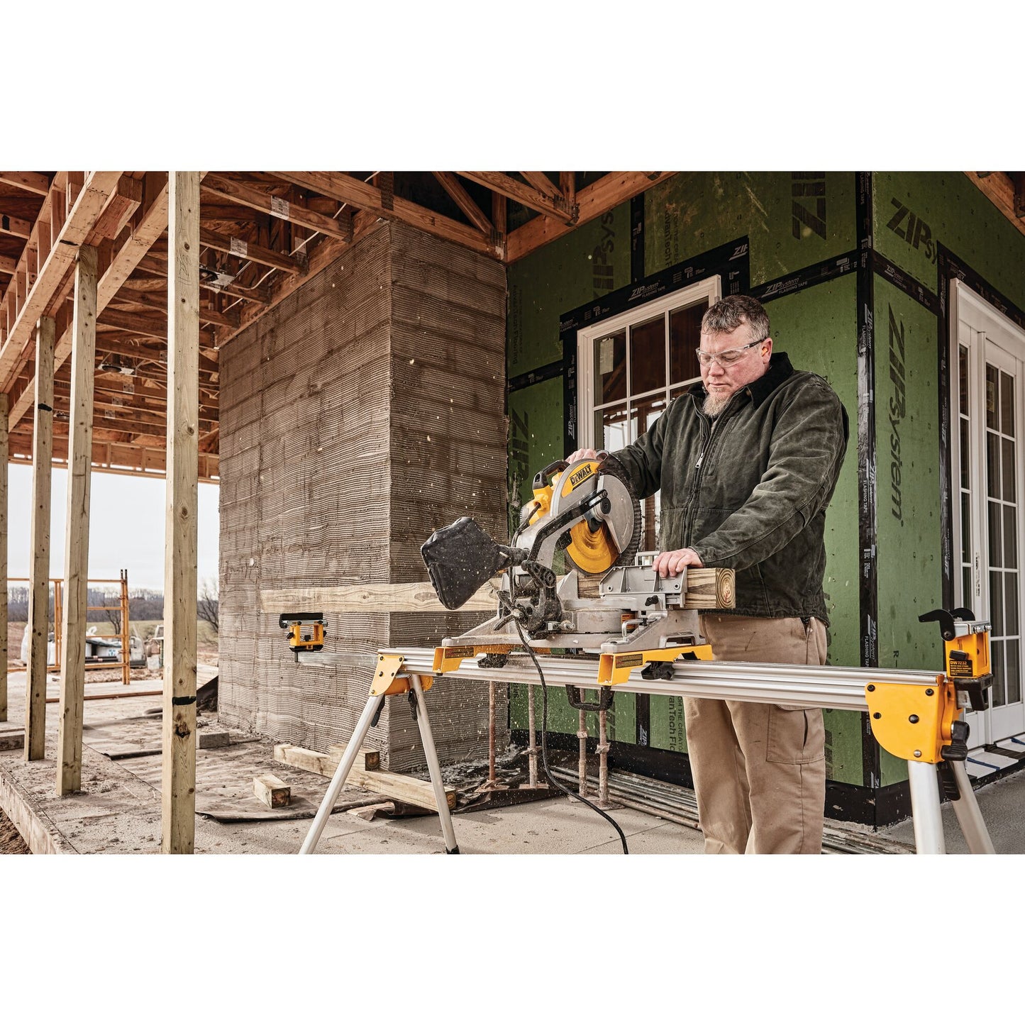 DEWALT 12-in 15-Amp Single Bevel Compound Corded Miter Saw DWS715