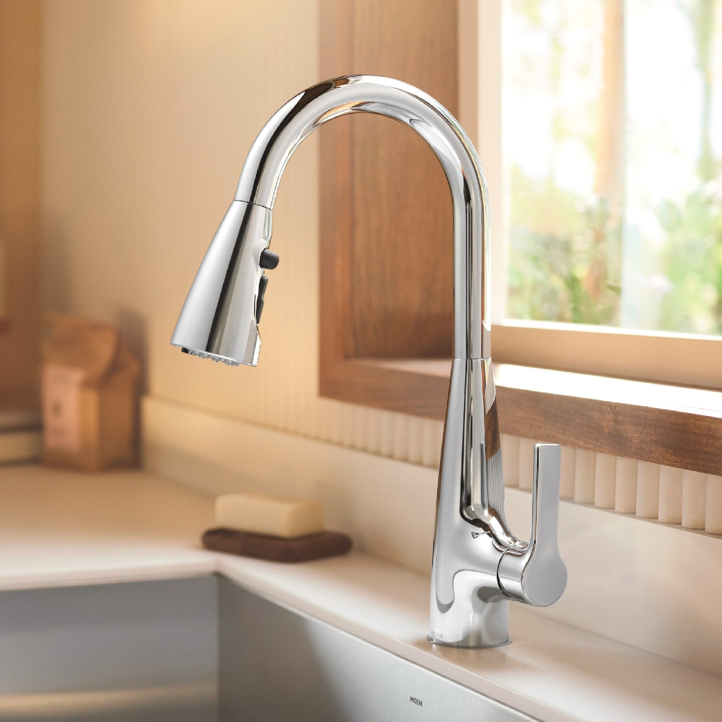 Moen Haelyn Chrome Single Handle Deck-mount Filtered Pull-down Kitchen Faucet with Sprayer ( Deck Plate Included )