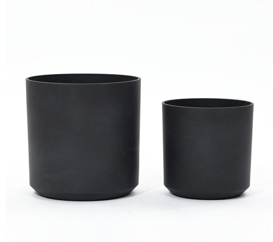 LuxenHome 2-Piece Round Plastic Planters Set